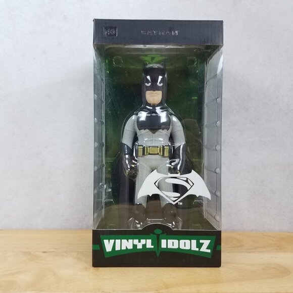 NEW Funko Vinyl Idolz #40 Batman 8" Figure Vinyl Collectible Superheroes - Picture 1 of 13
